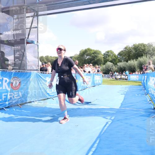 25.08.2024 - Elbe Triathlon Hamburg H.Heesch http://msf.ph/oto/6875275 25.08.2024 12:02:46 Ziel 521 meine-sportfotos.de