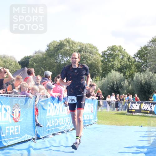 25.08.2024 - Elbe Triathlon Hamburg H.Heesch http://msf.ph/oto/6875279 25.08.2024 11:40:15 Ziel 353, 703, 794 meine-sportfotos.de