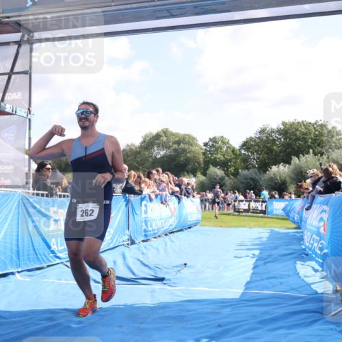 25.08.2024 - Elbe Triathlon Hamburg H.Heesch http://msf.ph/oto/6875280 25.08.2024 11:14:44 Ziel 262, 410, 580, 655, 669 meine-sportfotos.de