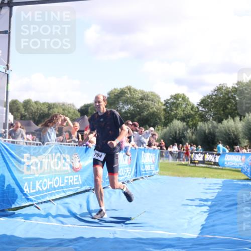 25.08.2024 - Elbe Triathlon Hamburg H.Heesch http://msf.ph/oto/6875304 25.08.2024 11:40:16 Ziel 353, 703, 794, 1445 meine-sportfotos.de