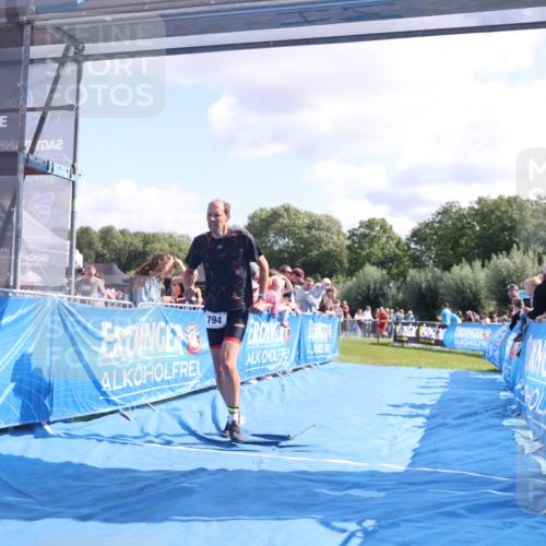 25.08.2024 - Elbe Triathlon Hamburg H.Heesch http://msf.ph/oto/6875313 25.08.2024 11:40:16 Ziel 353, 703, 794, 1445 meine-sportfotos.de
