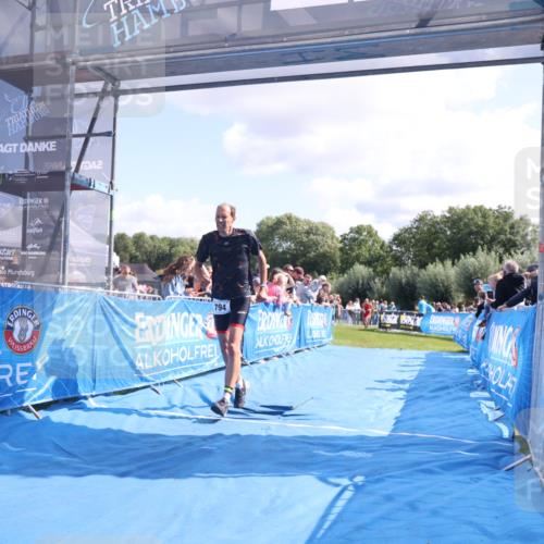 25.08.2024 - Elbe Triathlon Hamburg H.Heesch http://msf.ph/oto/6875314 25.08.2024 11:40:16 Ziel 353, 703, 794, 1445 meine-sportfotos.de