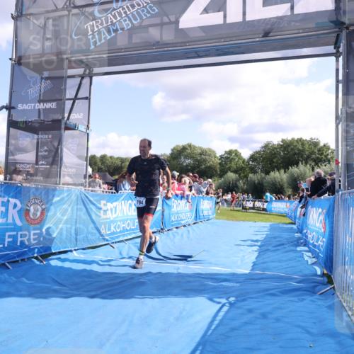 25.08.2024 - Elbe Triathlon Hamburg H.Heesch http://msf.ph/oto/6875321 25.08.2024 11:40:16 Ziel 353, 703, 794, 1445 meine-sportfotos.de