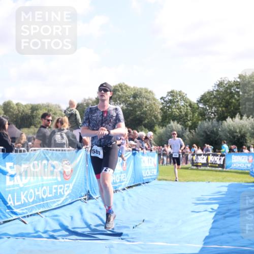 25.08.2024 - Elbe Triathlon Hamburg H.Heesch http://msf.ph/oto/6875331 25.08.2024 11:14:49 Ziel 262, 580, 669 meine-sportfotos.de