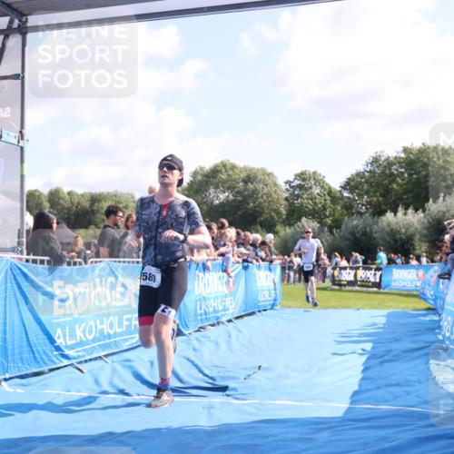 25.08.2024 - Elbe Triathlon Hamburg H.Heesch http://msf.ph/oto/6875346 25.08.2024 11:14:49 Ziel 262, 580, 669 meine-sportfotos.de