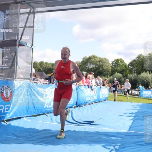 25.08.2024 - Elbe Triathlon Hamburg H.Heesch http://msf.ph/oto/6875351 25.08.2024 11:40:25 Ziel 564, 1424, 1445 meine-sportfotos.de