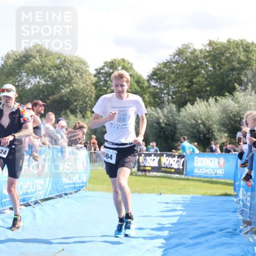 25.08.2024 - Elbe Triathlon Hamburg H.Heesch http://msf.ph/oto/6875363 25.08.2024 11:40:27 Ziel 564, 1424, 1445 meine-sportfotos.de