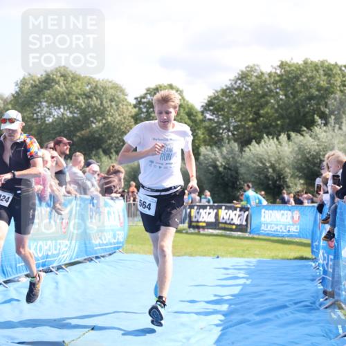 25.08.2024 - Elbe Triathlon Hamburg H.Heesch http://msf.ph/oto/6875369 25.08.2024 11:40:27 Ziel 564, 1424, 1445 meine-sportfotos.de