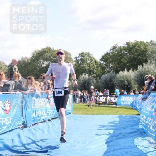 25.08.2024 - Elbe Triathlon Hamburg H.Heesch http://msf.ph/oto/6875385 25.08.2024 11:14:51 Ziel 262, 580, 669 meine-sportfotos.de