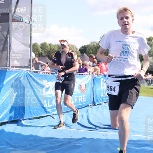 25.08.2024 - Elbe Triathlon Hamburg H.Heesch http://msf.ph/oto/6875395 25.08.2024 11:40:28 Ziel 564, 1424, 1445 meine-sportfotos.de
