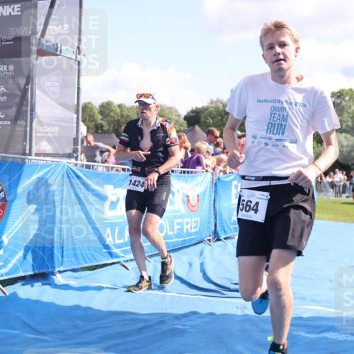 25.08.2024 - Elbe Triathlon Hamburg H.Heesch http://msf.ph/oto/6875398 25.08.2024 11:40:28 Ziel 564, 1424, 1445 meine-sportfotos.de