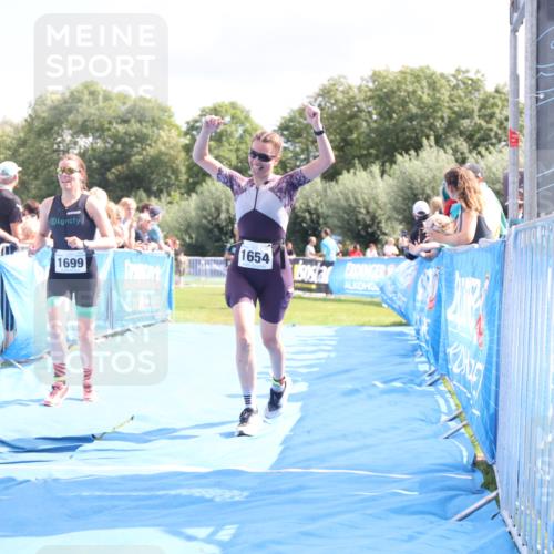 25.08.2024 - Elbe Triathlon Hamburg H.Heesch http://msf.ph/oto/6875400 25.08.2024 12:03:27 Ziel 1404, 1442, 1539, 1553, 1574, 1654, 1699 meine-sportfotos.de
