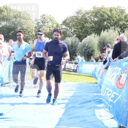 25.08.2024 - Elbe Triathlon Hamburg H.Heesch http://msf.ph/oto/6875417 25.08.2024 11:40:42 Ziel 267, 626, 677, 775 meine-sportfotos.de
