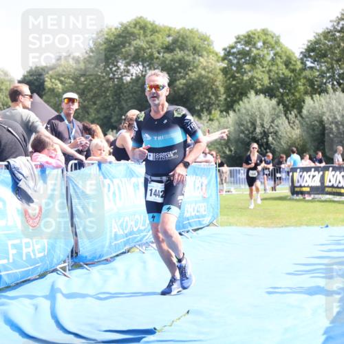 25.08.2024 - Elbe Triathlon Hamburg H.Heesch http://msf.ph/oto/6875421 25.08.2024 12:03:33 Ziel 1442, 1539, 1646, 1654, 1699 meine-sportfotos.de