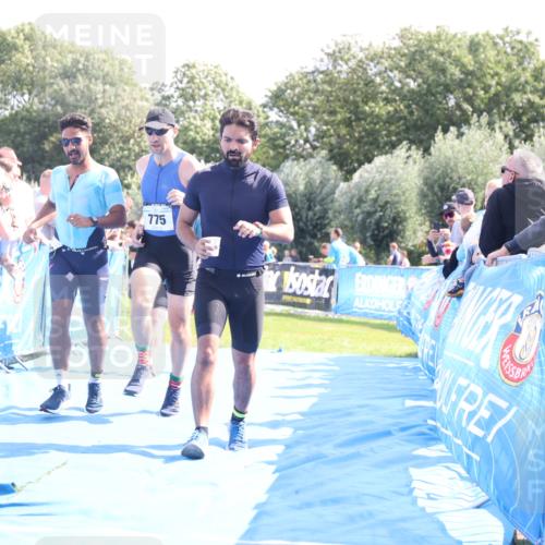 25.08.2024 - Elbe Triathlon Hamburg H.Heesch http://msf.ph/oto/6875423 25.08.2024 11:40:42 Ziel 267, 626, 677, 775 meine-sportfotos.de
