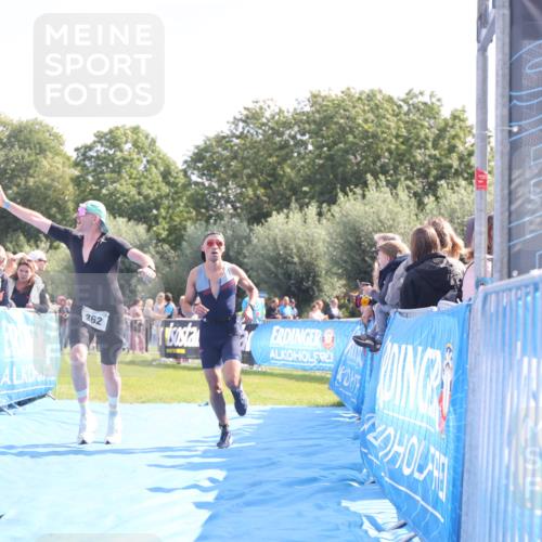25.08.2024 - Elbe Triathlon Hamburg H.Heesch http://msf.ph/oto/6875426 25.08.2024 11:15:05 Ziel 214, 362 meine-sportfotos.de