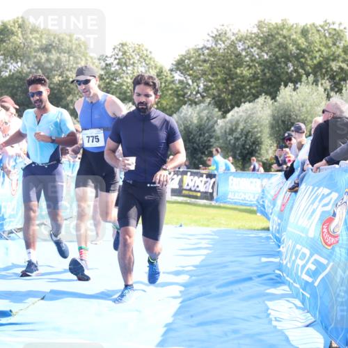 25.08.2024 - Elbe Triathlon Hamburg H.Heesch http://msf.ph/oto/6875431 25.08.2024 11:40:42 Ziel 267, 626, 677, 775 meine-sportfotos.de