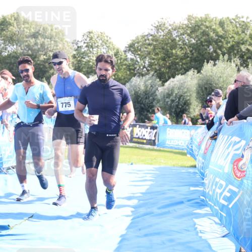 25.08.2024 - Elbe Triathlon Hamburg H.Heesch http://msf.ph/oto/6875433 25.08.2024 11:40:42 Ziel 267, 626, 677, 775 meine-sportfotos.de