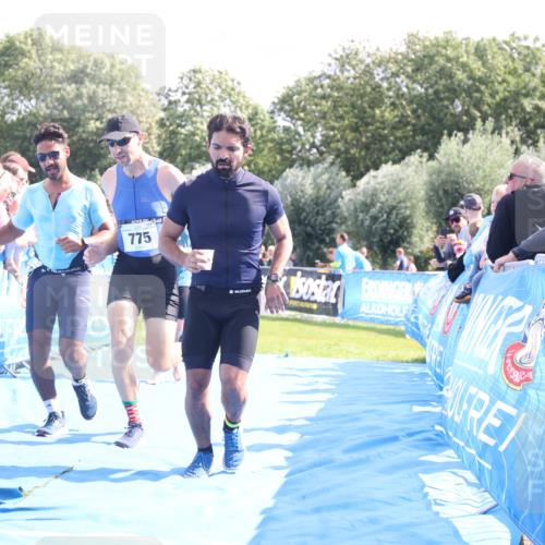 25.08.2024 - Elbe Triathlon Hamburg H.Heesch http://msf.ph/oto/6875436 25.08.2024 11:40:42 Ziel 267, 626, 677, 775 meine-sportfotos.de