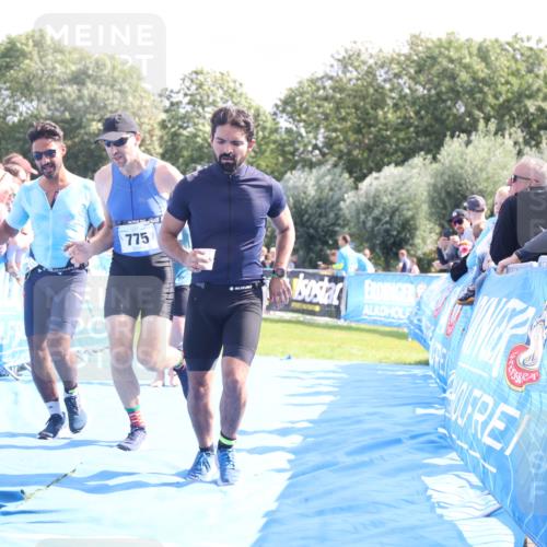 25.08.2024 - Elbe Triathlon Hamburg H.Heesch http://msf.ph/oto/6875438 25.08.2024 11:40:43 Ziel 267, 626, 677, 775 meine-sportfotos.de