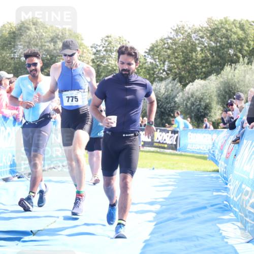 25.08.2024 - Elbe Triathlon Hamburg H.Heesch http://msf.ph/oto/6875448 25.08.2024 11:40:43 Ziel 267, 626, 677, 775 meine-sportfotos.de