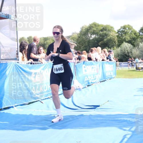 25.08.2024 - Elbe Triathlon Hamburg H.Heesch http://msf.ph/oto/6875449 25.08.2024 12:03:38 Ziel 1442, 1646 meine-sportfotos.de