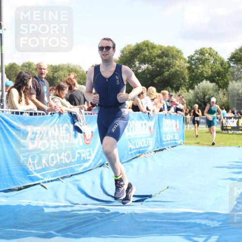 25.08.2024 - Elbe Triathlon Hamburg H.Heesch http://msf.ph/oto/6875464 25.08.2024 12:03:56 Ziel 480, 603, 1533, 1550, 1590 meine-sportfotos.de