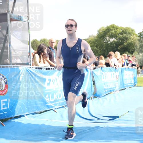 25.08.2024 - Elbe Triathlon Hamburg H.Heesch http://msf.ph/oto/6875467 25.08.2024 12:03:56 Ziel 480, 603, 1533, 1550, 1590 meine-sportfotos.de