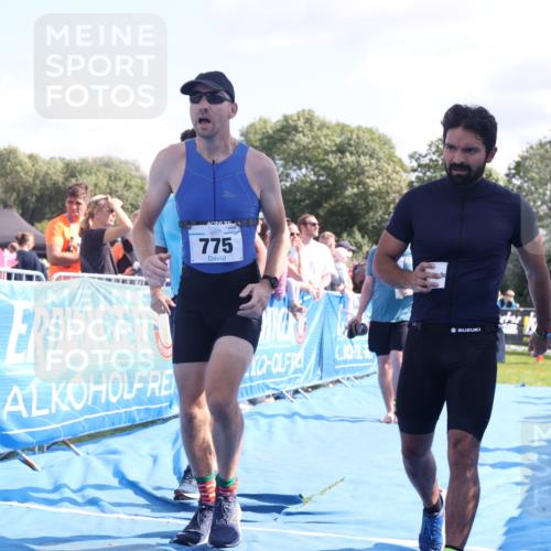 25.08.2024 - Elbe Triathlon Hamburg H.Heesch http://msf.ph/oto/6875470 25.08.2024 11:40:44 Ziel 267, 626, 677, 775 meine-sportfotos.de