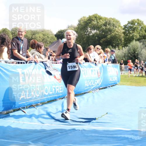 25.08.2024 - Elbe Triathlon Hamburg H.Heesch http://msf.ph/oto/6875495 25.08.2024 12:04:02 Ziel 603, 1491, 1533, 1585, 1590, 1685 meine-sportfotos.de
