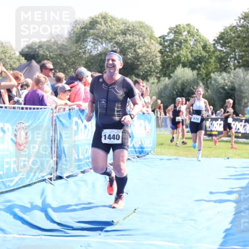 25.08.2024 - Elbe Triathlon Hamburg H.Heesch http://msf.ph/oto/6875508 25.08.2024 11:40:58 Ziel 375, 470, 1422, 1440 meine-sportfotos.de