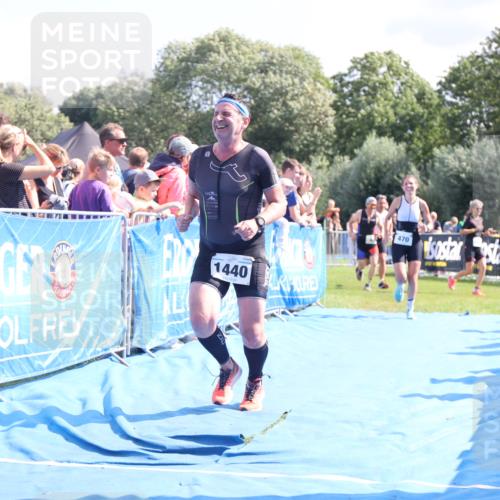 25.08.2024 - Elbe Triathlon Hamburg H.Heesch http://msf.ph/oto/6875512 25.08.2024 11:40:58 Ziel 375, 470, 1422, 1440 meine-sportfotos.de