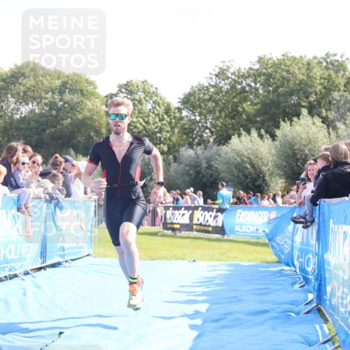 25.08.2024 - Elbe Triathlon Hamburg H.Heesch http://msf.ph/oto/6875513 25.08.2024 11:15:24 Ziel 613, 629 meine-sportfotos.de