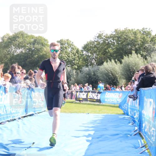 25.08.2024 - Elbe Triathlon Hamburg H.Heesch http://msf.ph/oto/6875519 25.08.2024 11:15:24 Ziel 613, 629 meine-sportfotos.de