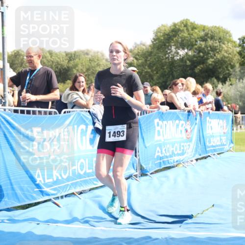 25.08.2024 - Elbe Triathlon Hamburg H.Heesch http://msf.ph/oto/6875520 25.08.2024 12:04:13 Ziel 1491, 1493, 1585, 1685 meine-sportfotos.de
