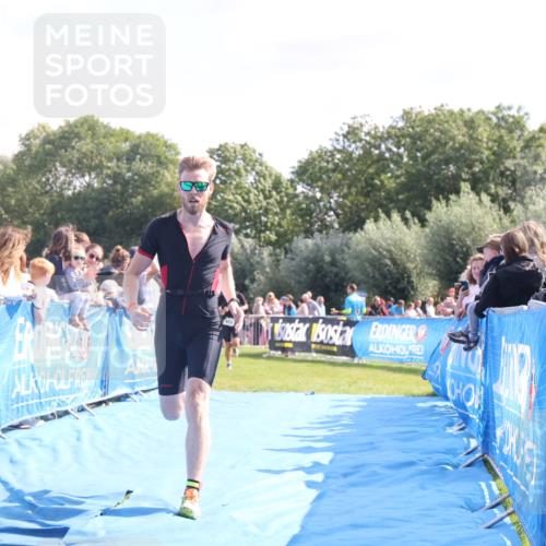 25.08.2024 - Elbe Triathlon Hamburg H.Heesch http://msf.ph/oto/6875522 25.08.2024 11:15:24 Ziel 613, 629 meine-sportfotos.de