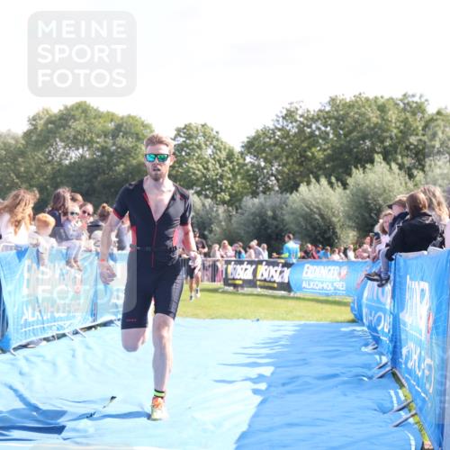 25.08.2024 - Elbe Triathlon Hamburg H.Heesch http://msf.ph/oto/6875526 25.08.2024 11:15:25 Ziel 613, 629 meine-sportfotos.de
