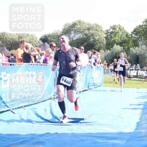 25.08.2024 - Elbe Triathlon Hamburg H.Heesch http://msf.ph/oto/6875527 25.08.2024 11:40:59 Ziel 375, 470, 1422, 1440 meine-sportfotos.de