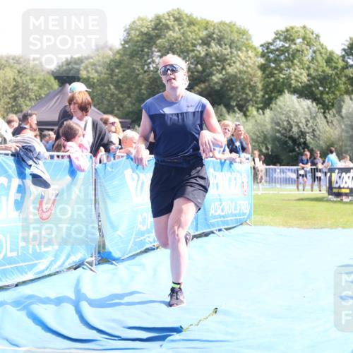 25.08.2024 - Elbe Triathlon Hamburg H.Heesch http://msf.ph/oto/6875528 25.08.2024 12:04:33 Ziel 1486 meine-sportfotos.de