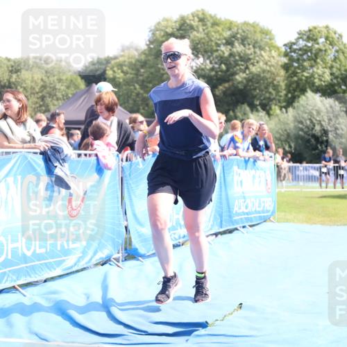 25.08.2024 - Elbe Triathlon Hamburg H.Heesch http://msf.ph/oto/6875539 25.08.2024 12:04:33 Ziel 1486 meine-sportfotos.de