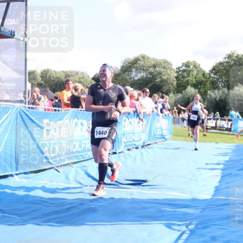 25.08.2024 - Elbe Triathlon Hamburg H.Heesch http://msf.ph/oto/6875540 25.08.2024 11:40:59 Ziel 375, 470, 1422, 1440 meine-sportfotos.de