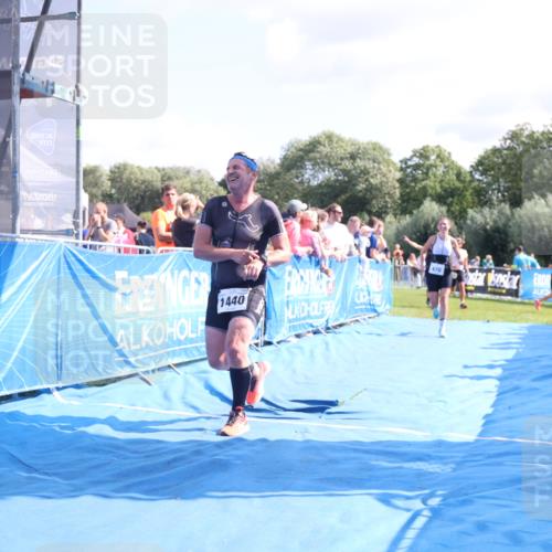 25.08.2024 - Elbe Triathlon Hamburg H.Heesch http://msf.ph/oto/6875543 25.08.2024 11:40:59 Ziel 375, 470, 1422, 1440 meine-sportfotos.de