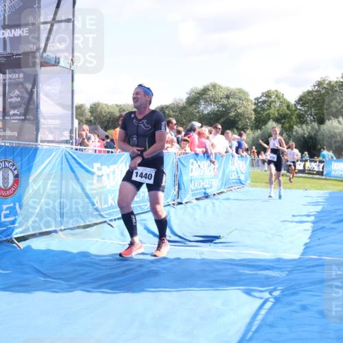 25.08.2024 - Elbe Triathlon Hamburg H.Heesch http://msf.ph/oto/6875552 25.08.2024 11:40:59 Ziel 375, 470, 1422, 1440 meine-sportfotos.de