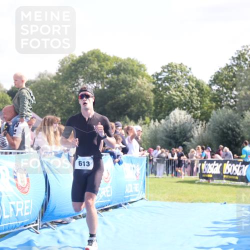 25.08.2024 - Elbe Triathlon Hamburg H.Heesch http://msf.ph/oto/6875563 25.08.2024 11:15:28 Ziel 613, 629 meine-sportfotos.de