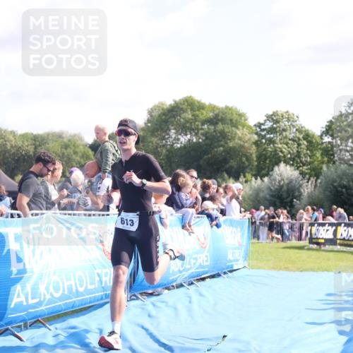 25.08.2024 - Elbe Triathlon Hamburg H.Heesch http://msf.ph/oto/6875576 25.08.2024 11:15:29 Ziel 613, 629 meine-sportfotos.de