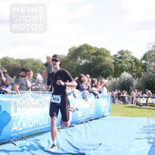 25.08.2024 - Elbe Triathlon Hamburg H.Heesch http://msf.ph/oto/6875579 25.08.2024 11:15:29 Ziel 613, 629 meine-sportfotos.de
