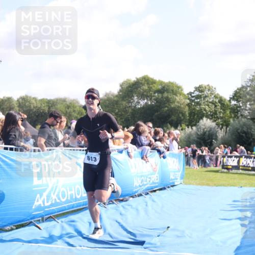 25.08.2024 - Elbe Triathlon Hamburg H.Heesch http://msf.ph/oto/6875582 25.08.2024 11:15:29 Ziel 613, 629 meine-sportfotos.de