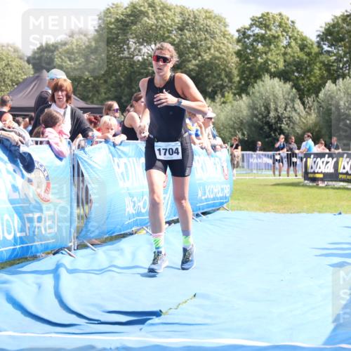 25.08.2024 - Elbe Triathlon Hamburg H.Heesch http://msf.ph/oto/6875588 25.08.2024 12:04:43 Ziel 495, 1704 meine-sportfotos.de