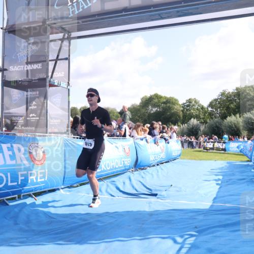 25.08.2024 - Elbe Triathlon Hamburg H.Heesch http://msf.ph/oto/6875598 25.08.2024 11:15:29 Ziel 613, 629 meine-sportfotos.de