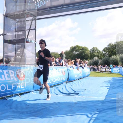 25.08.2024 - Elbe Triathlon Hamburg H.Heesch http://msf.ph/oto/6875601 25.08.2024 11:15:29 Ziel 613, 629 meine-sportfotos.de